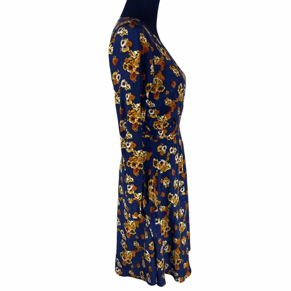 Amour Vert Wrap Dress - Picture 2 of 6